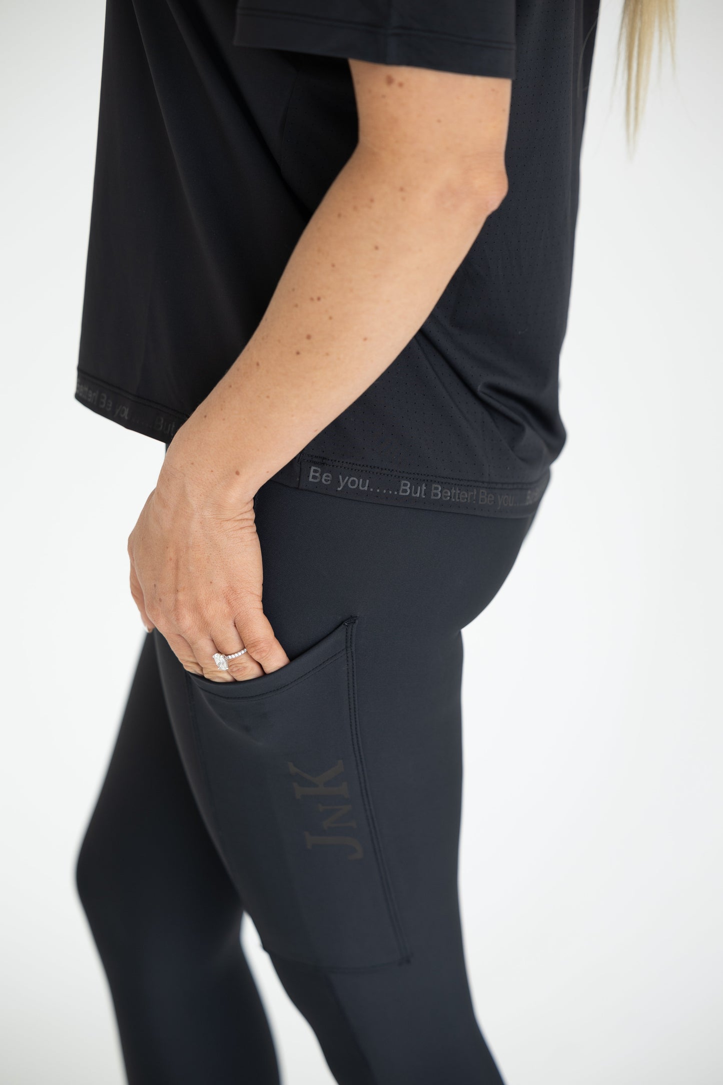 Essential Leggings- Black