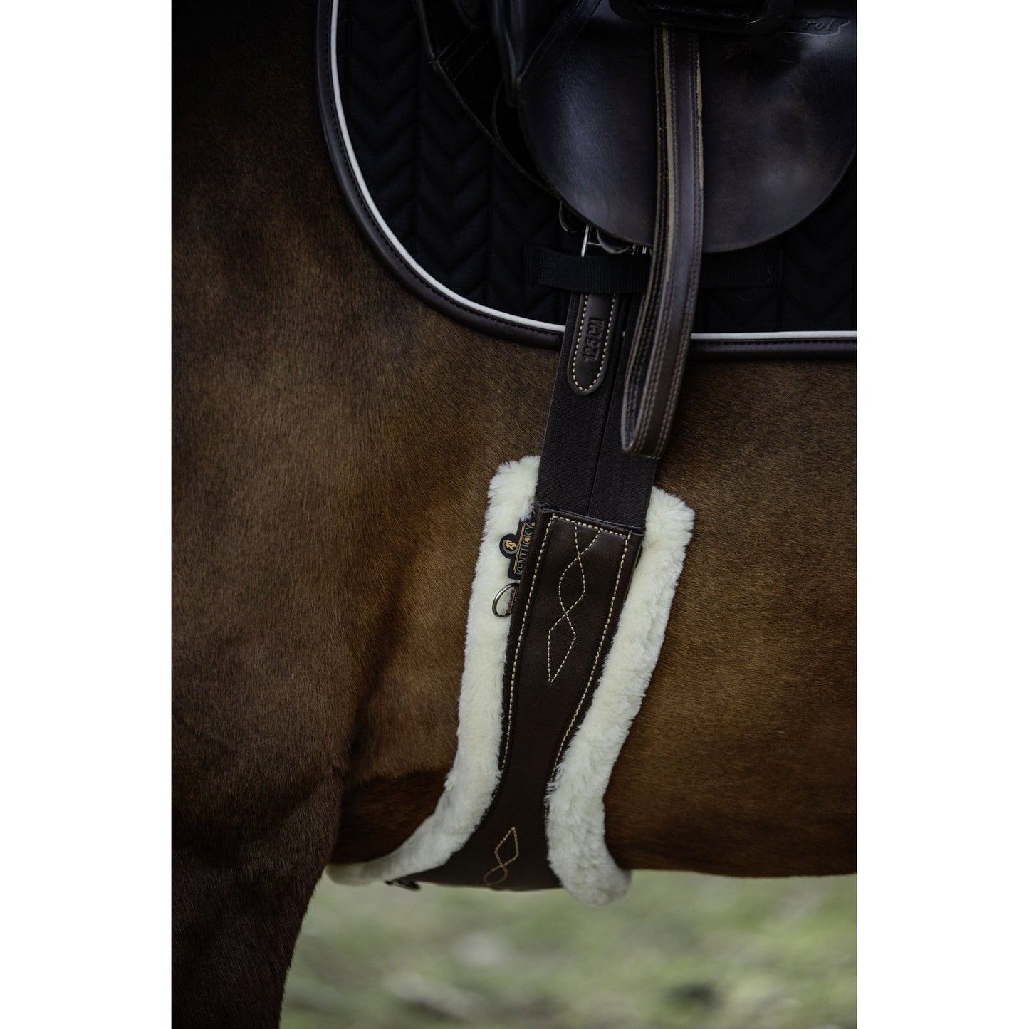 Kentucky Horsewear Anatomic Sheepskin Girth