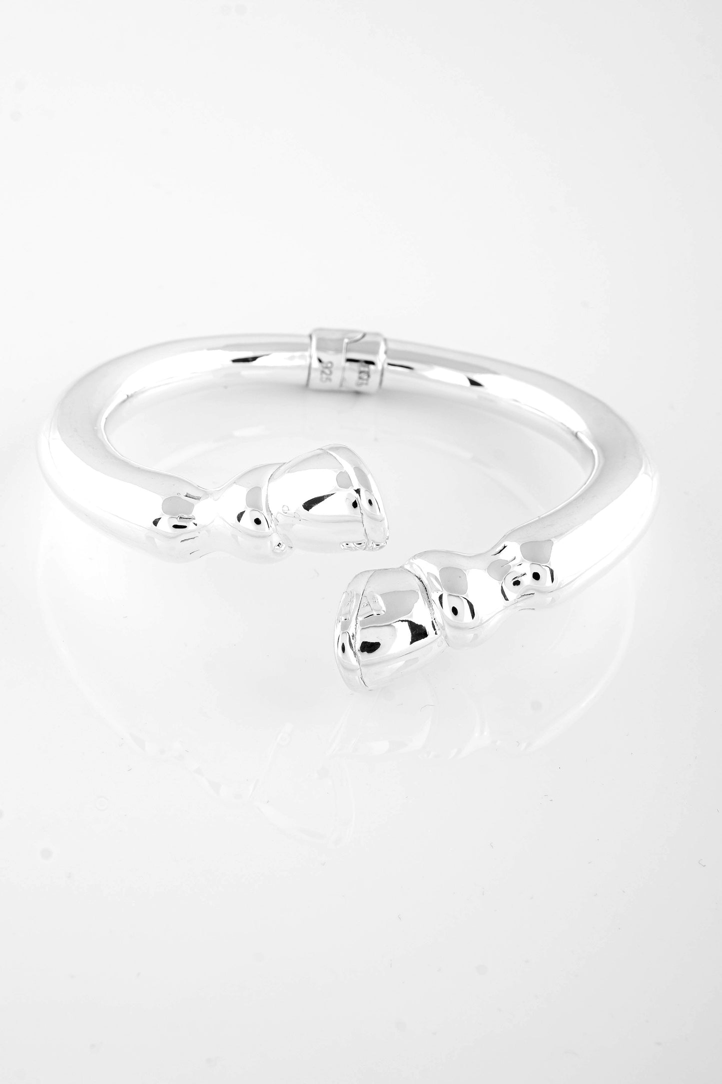 Hitchley & Harrow SS01 Silver Hooves Bangle