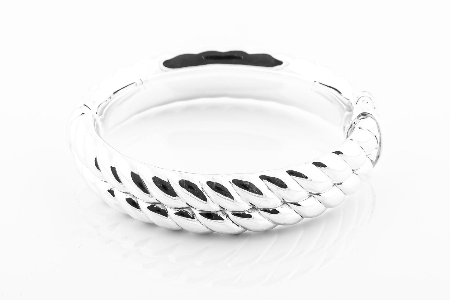 SS24 Twist Hinged Bangle