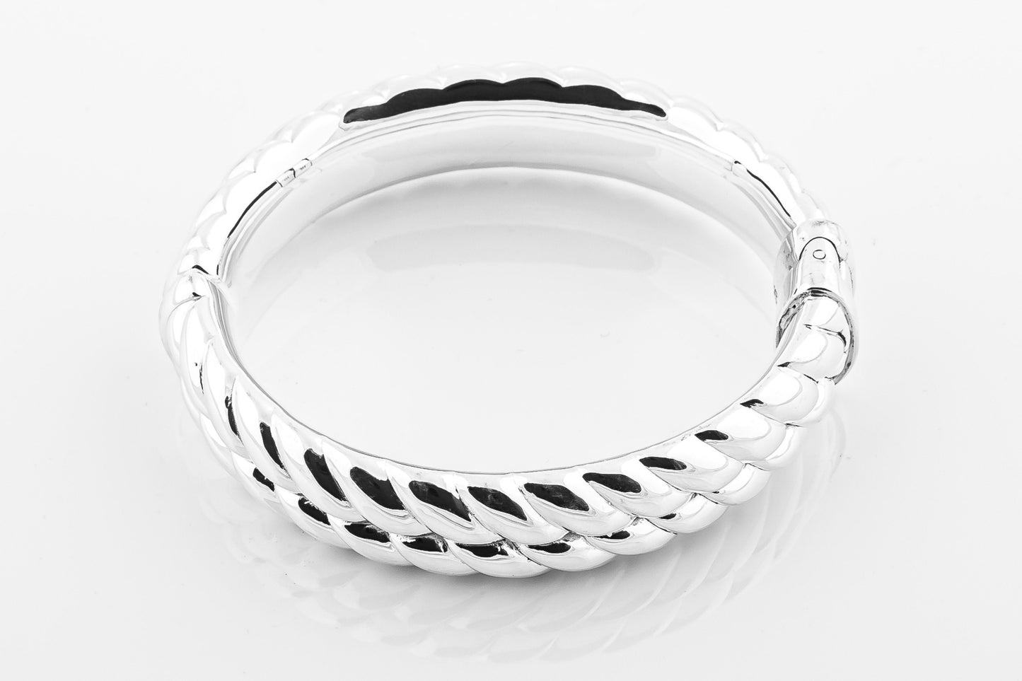 SS24 Twist Hinged Bangle