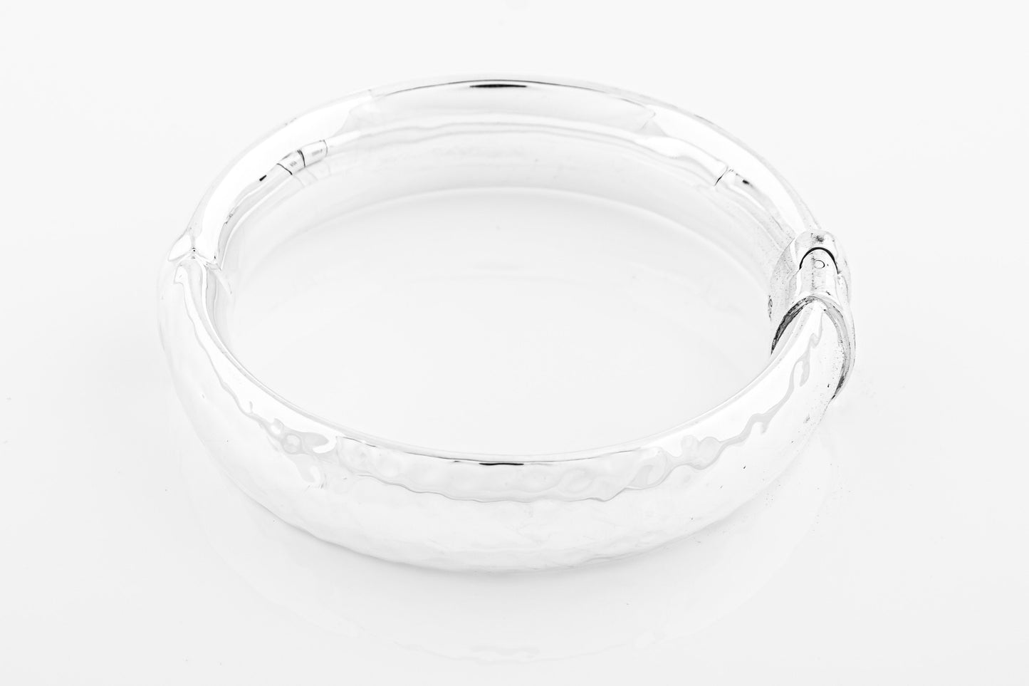 Hitchley & Harrow SS28 Hammered Hinged Bangle