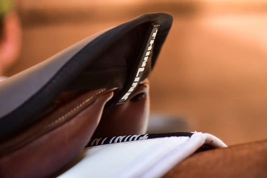 Close-up of a Thinline saddle pad on horse.